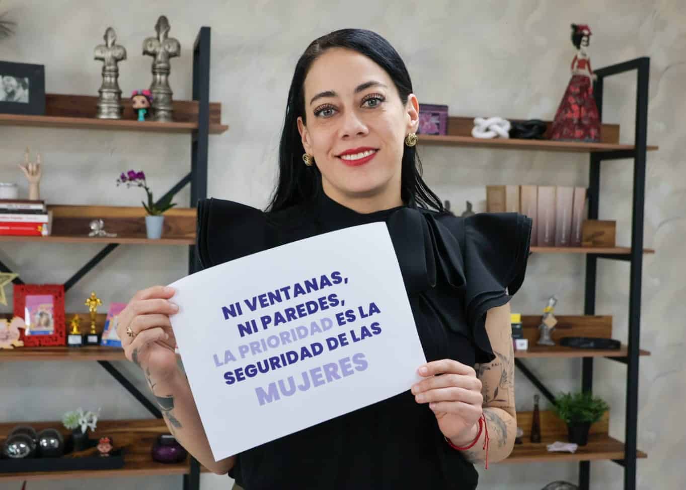 Ni-ventanas-ni-paredes-la-prioridad-es-la-Seguridad-de-las-Mujeres22-America-Aguilar-a-UACH-